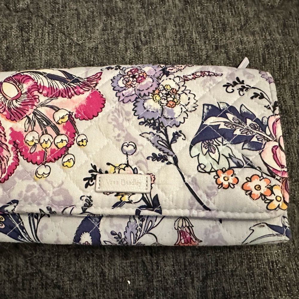 Very Bradley RFID wallet in Hummingbird Park